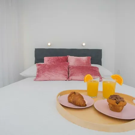 Luni Apartment Primosten