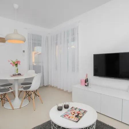 Apartment Luni